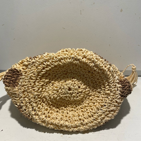 NWT Lu&Elle Woven Tan and Cream Sun-drift Tassel Bucket Bag - Picture 6 of 12